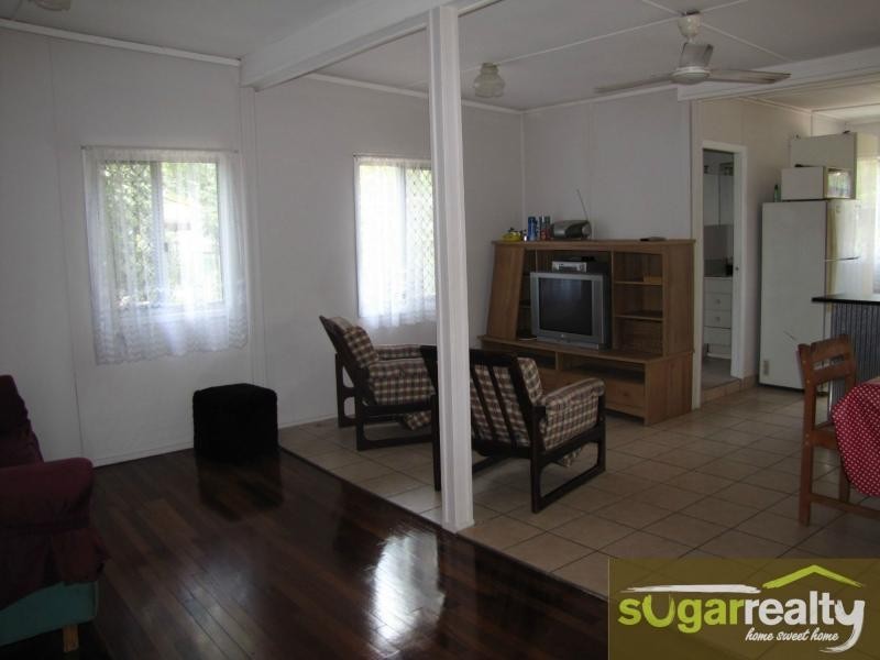 33 Whiting Court, Cungulla QLD 4816