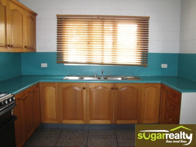 27 Narrah Street, Alva Beach, Alva QLD 4807