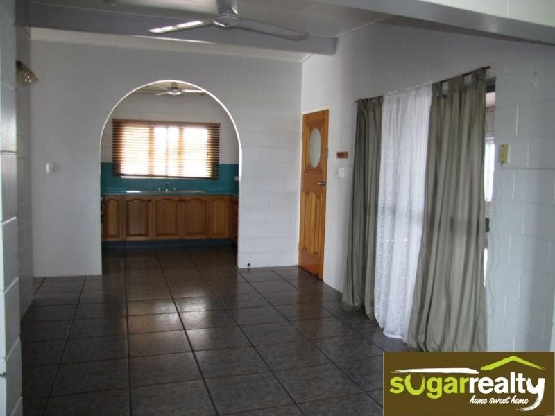 27 Narrah Street, Alva Beach, Alva QLD 4807