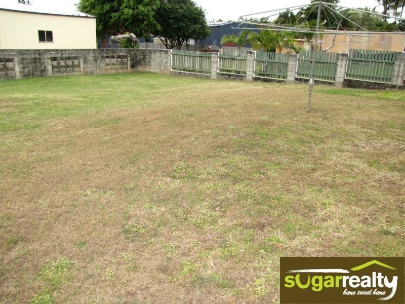 27 Narrah Street, Alva Beach, Alva QLD 4807