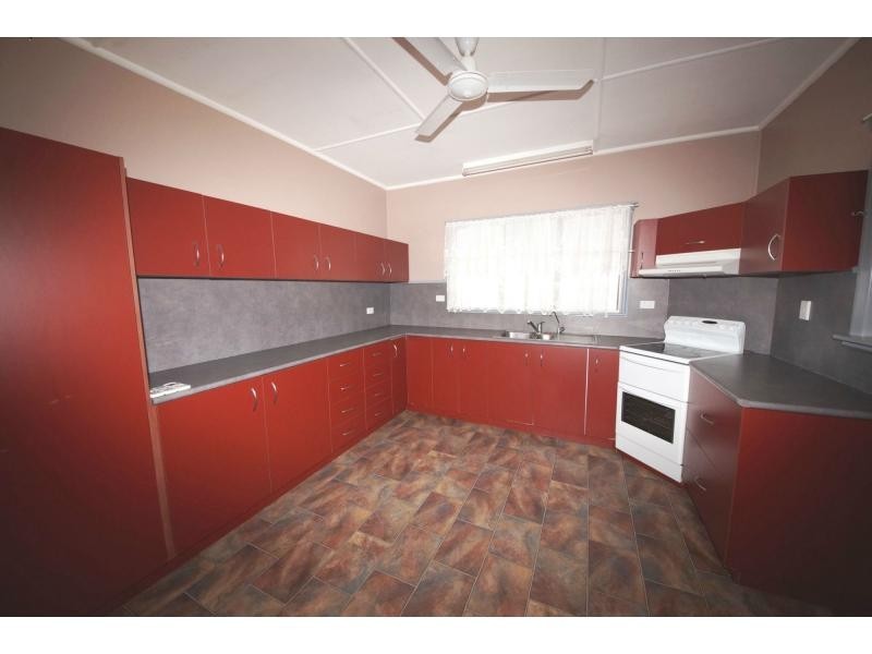 82 Fourteenth Avenue, Home Hill QLD 4806