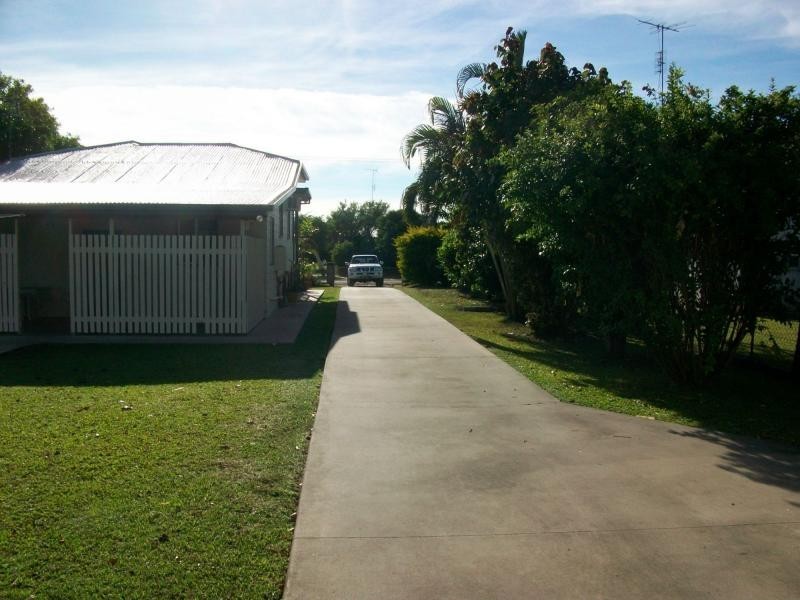 38 Tenth Avenue, Home Hill QLD 4806