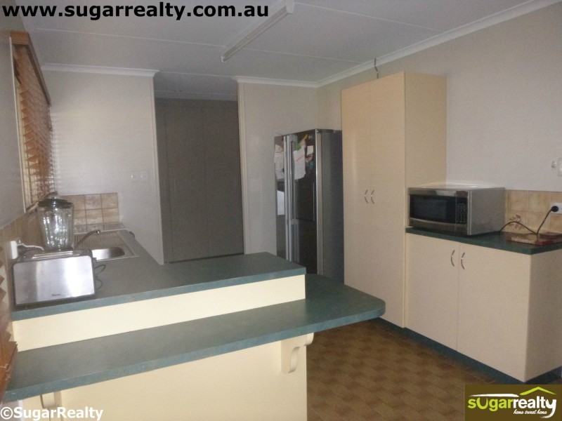 1 Strathdee Court, Ayr QLD 4807