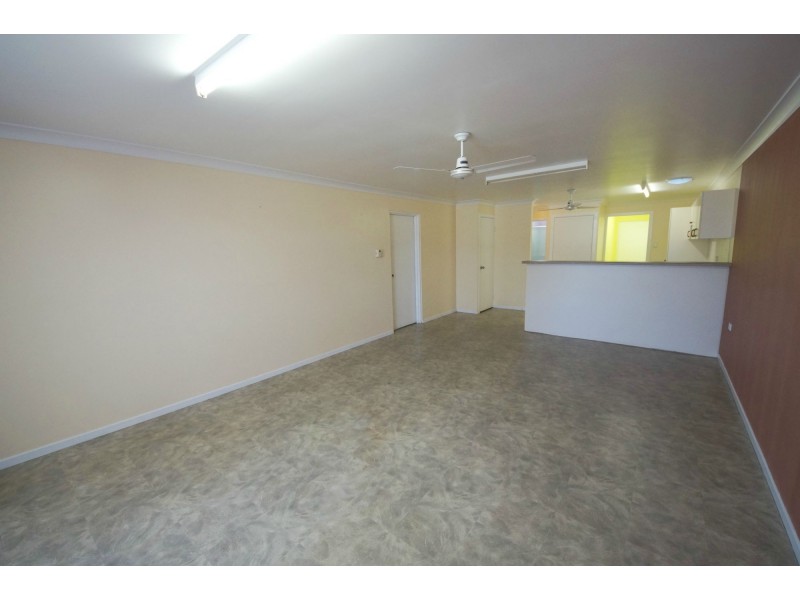 1/102 Thirteenth Avenue, Home Hill QLD 4806