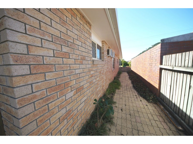 1/102 Thirteenth Avenue, Home Hill QLD 4806