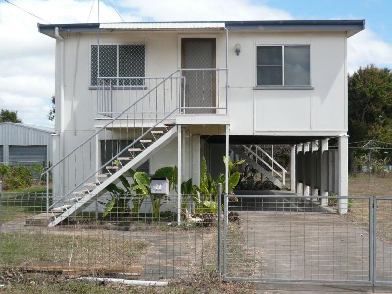 24 Tenth Avenue, Home Hill QLD 4806
