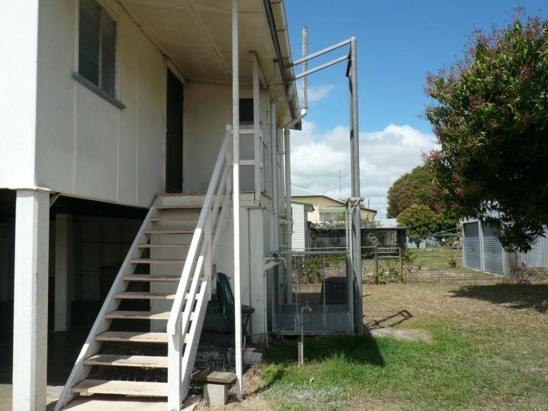 24 Tenth Avenue, Home Hill QLD 4806