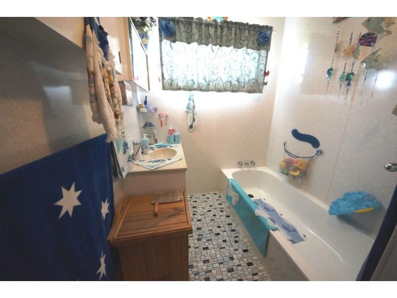 10 Burke Street, Brandon QLD 4808