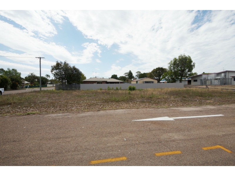 12 Little Young Street, Ayr QLD 4807