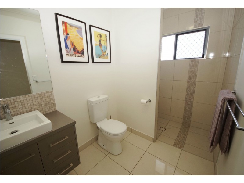 1 & 2/67-69 Ninth Avenue, Home Hill QLD 4806