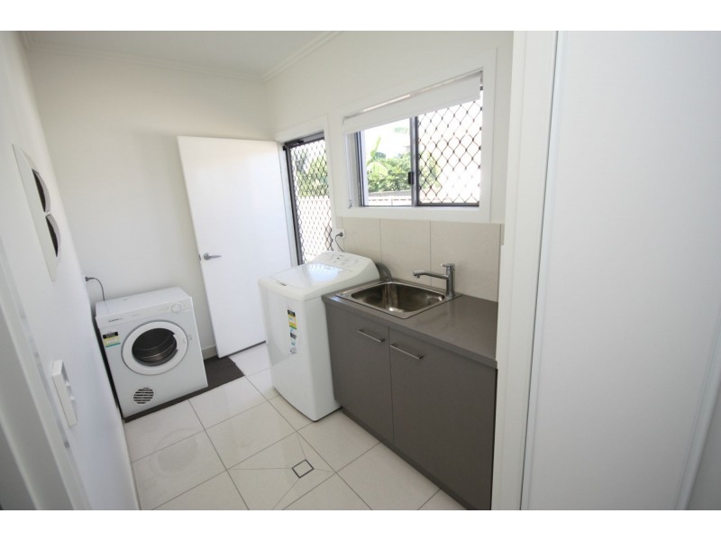 1 & 2/67-69 Ninth Avenue, Home Hill QLD 4806