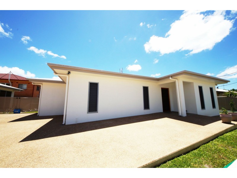 1 & 2/67-69 Ninth Avenue, Home Hill QLD 4806