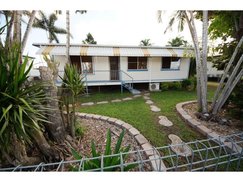 119 Tenth Avenue, Home Hill QLD 4806
