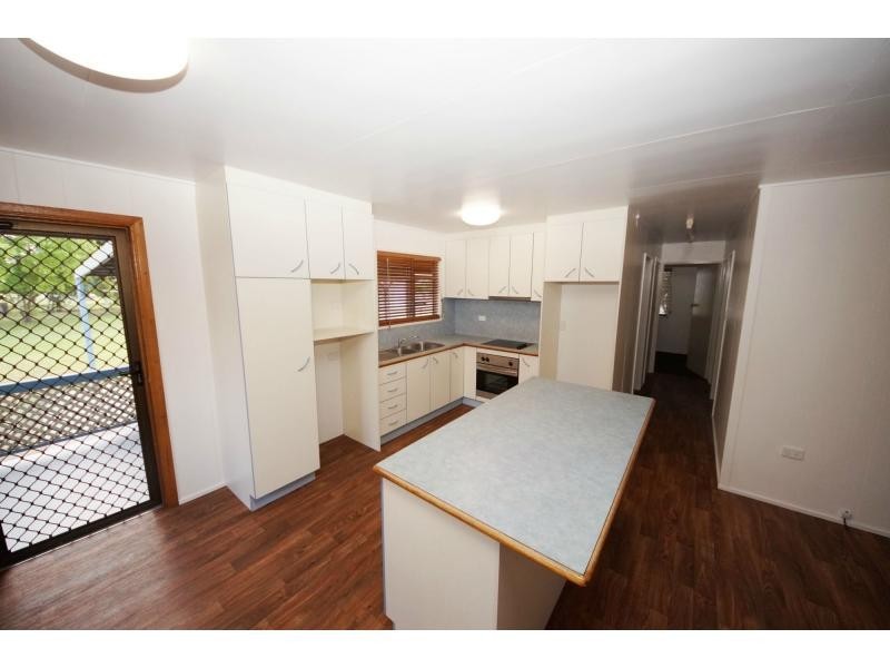 119 Tenth Avenue, Home Hill QLD 4806