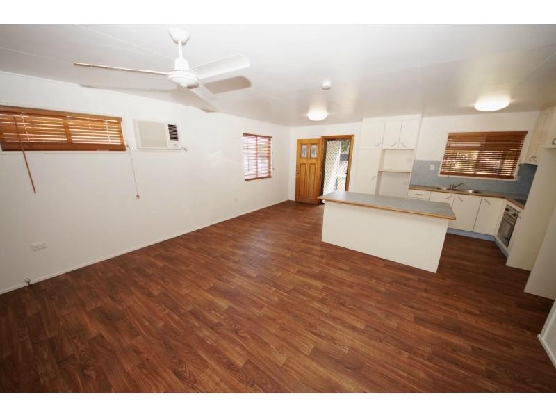 119 Tenth Avenue, Home Hill QLD 4806