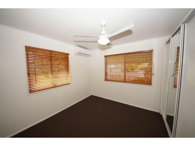 119 Tenth Avenue, Home Hill QLD 4806