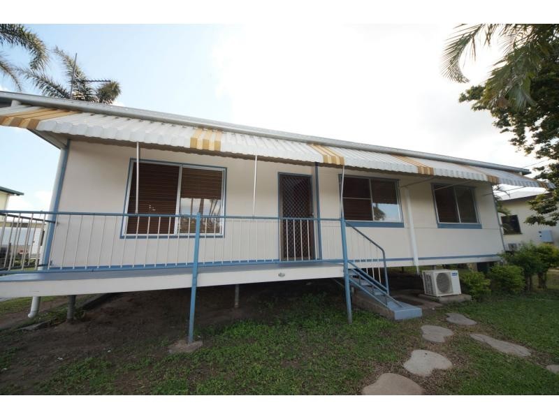 119 Tenth Avenue, Home Hill QLD 4806