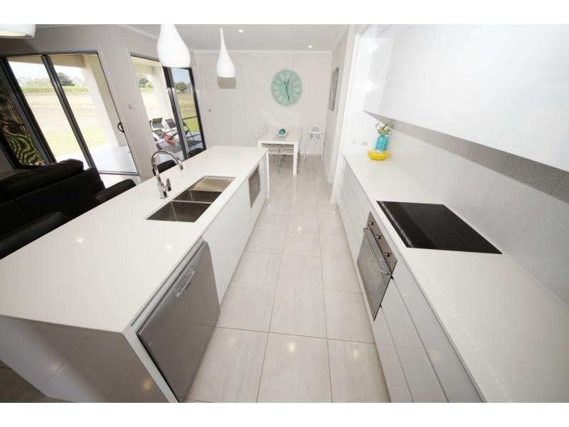 4 Keyren Way, Ayr QLD 4807