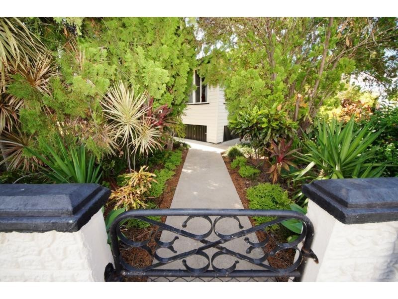 94 Young Street, Ayr QLD 4807