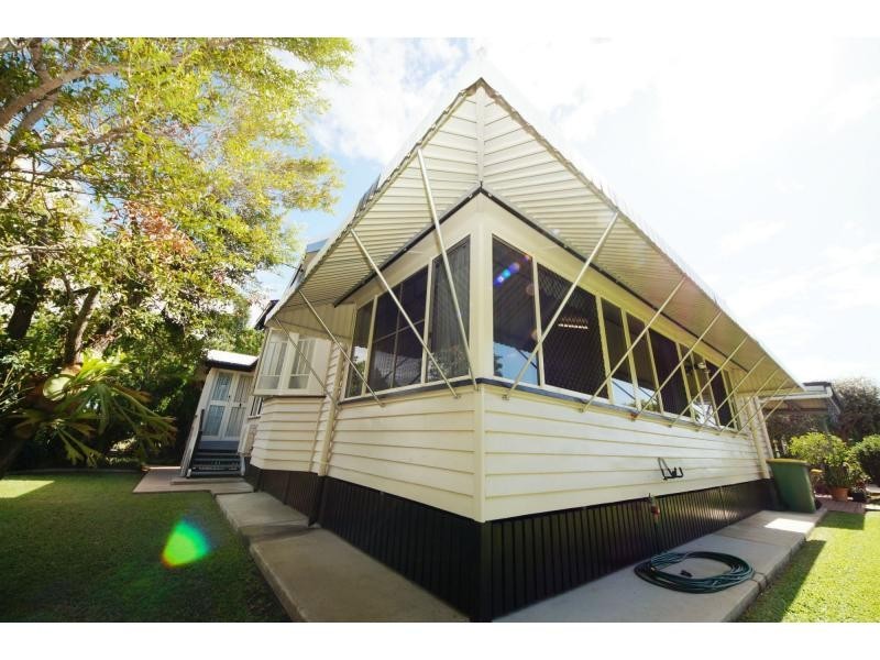 94 Young Street, Ayr QLD 4807