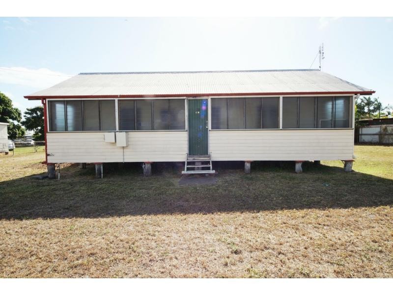 92 Railway Street, Ayr QLD 4807