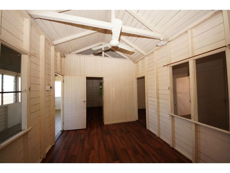 92 Railway Street, Ayr QLD 4807