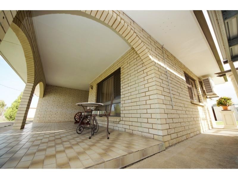 74 Eighth Street, Home Hill QLD 4806