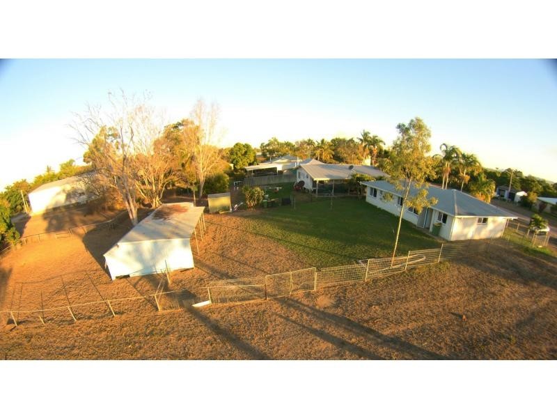 27 Fourth Avenue, Home Hill QLD 4806