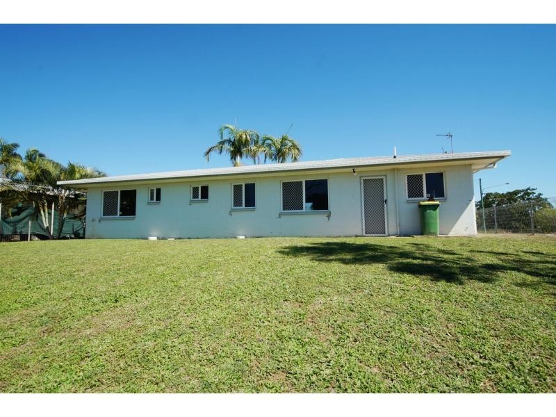 27 Fourth Avenue, Home Hill QLD 4806