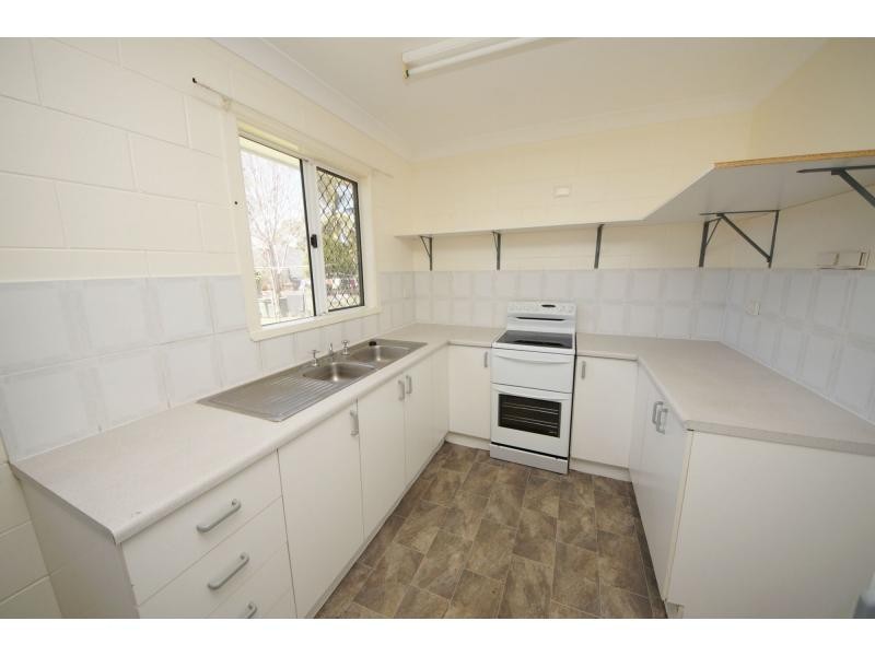 27 Fourth Avenue, Home Hill QLD 4806