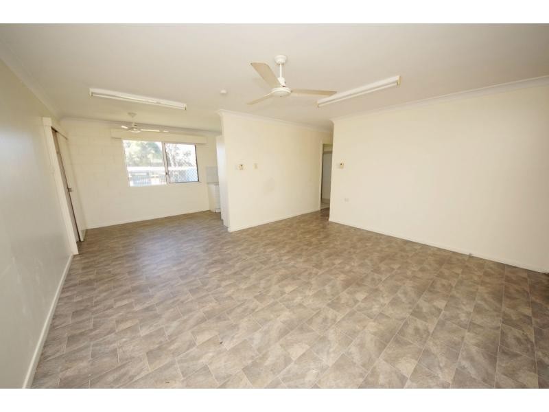 27 Fourth Avenue, Home Hill QLD 4806