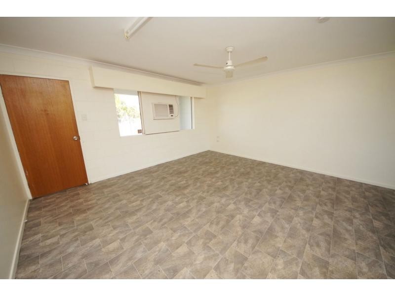 27 Fourth Avenue, Home Hill QLD 4806