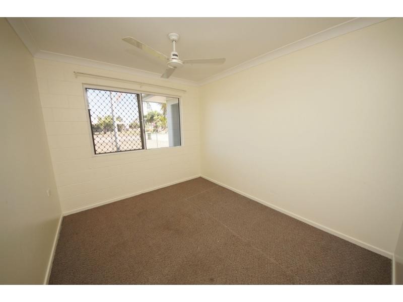 27 Fourth Avenue, Home Hill QLD 4806