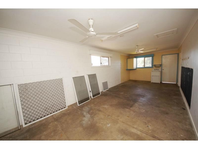 27 Fourth Avenue, Home Hill QLD 4806