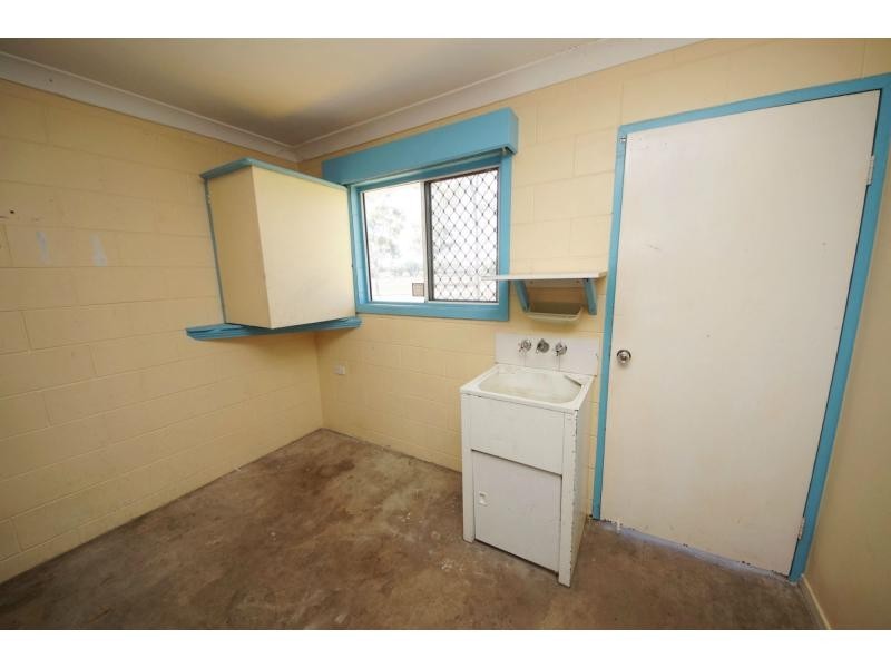 27 Fourth Avenue, Home Hill QLD 4806