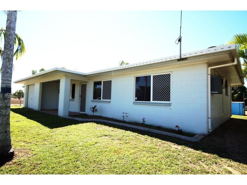 27 Fourth Avenue, Home Hill QLD 4806