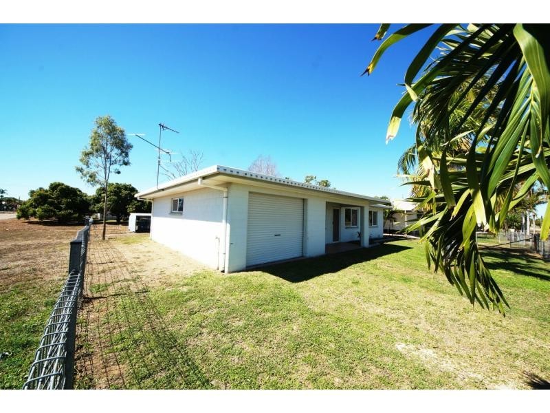 27 Fourth Avenue, Home Hill QLD 4806