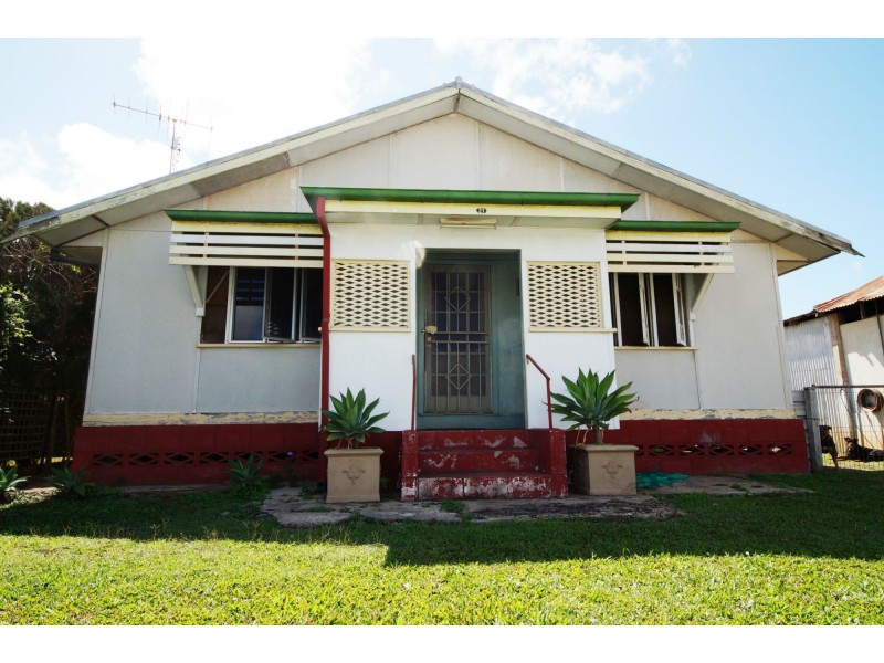 27 Tenth Avenue, Home Hill QLD 4806