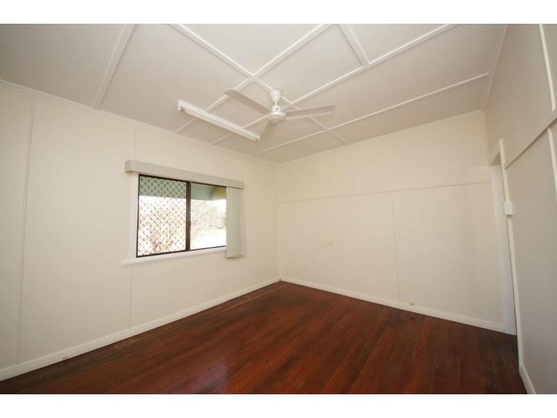 90 Sixth Street, Home Hill QLD 4806