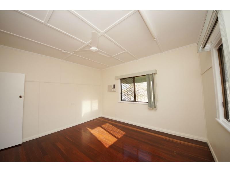 90 Sixth Street, Home Hill QLD 4806