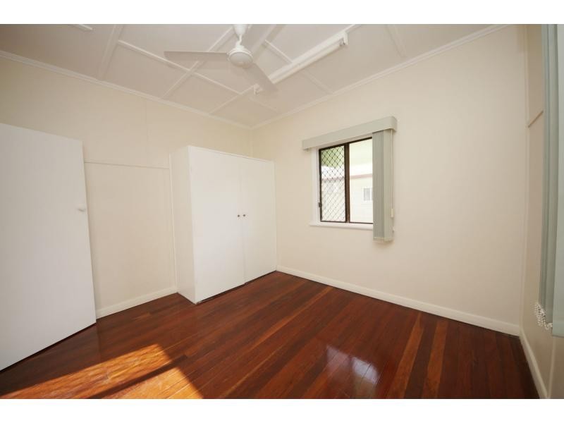 90 Sixth Street, Home Hill QLD 4806