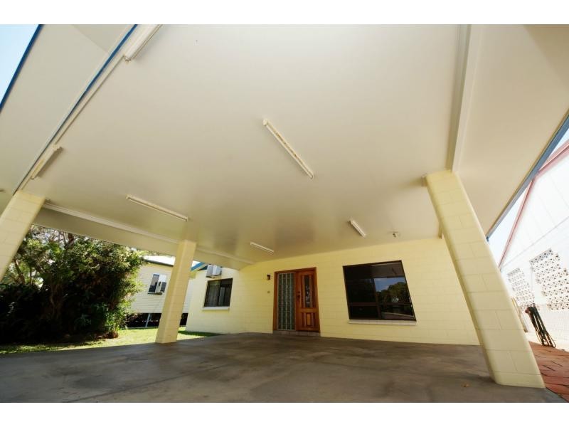 101 Seventh Avenue, Home Hill QLD 4806