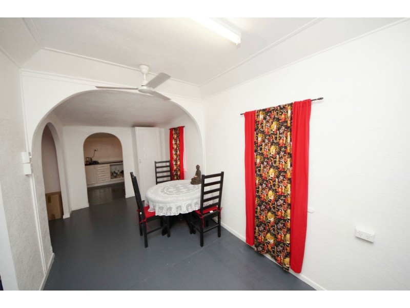 34 Eighth Avenue, Home Hill QLD 4806