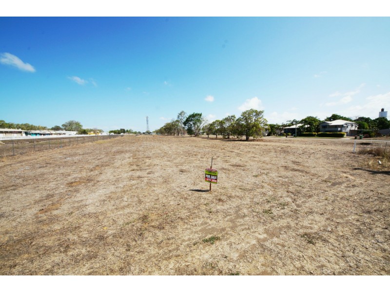43 Fifth Avenue, Home Hill QLD 4806