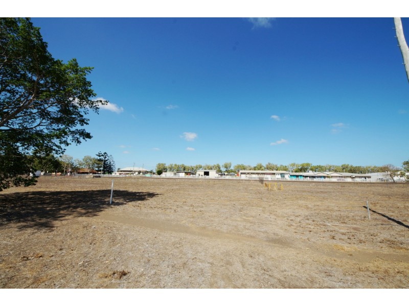 43 Fifth Avenue, Home Hill QLD 4806