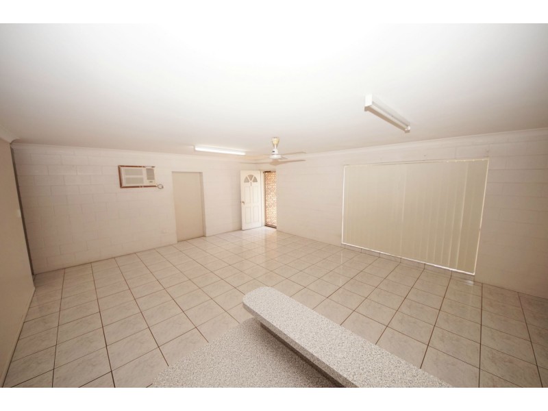 1/135 Graham Street, Ayr QLD 4807