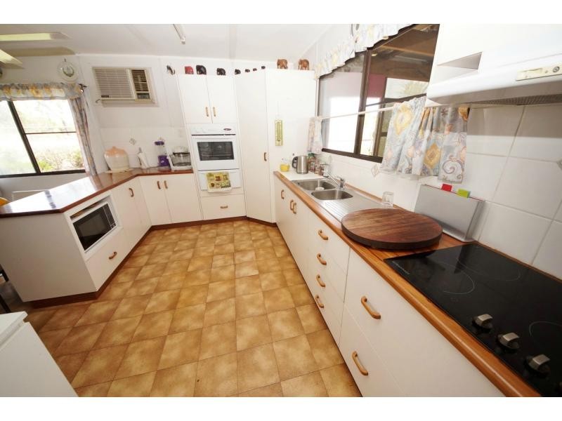 11-13 Townsville Road, Brandon QLD 4808