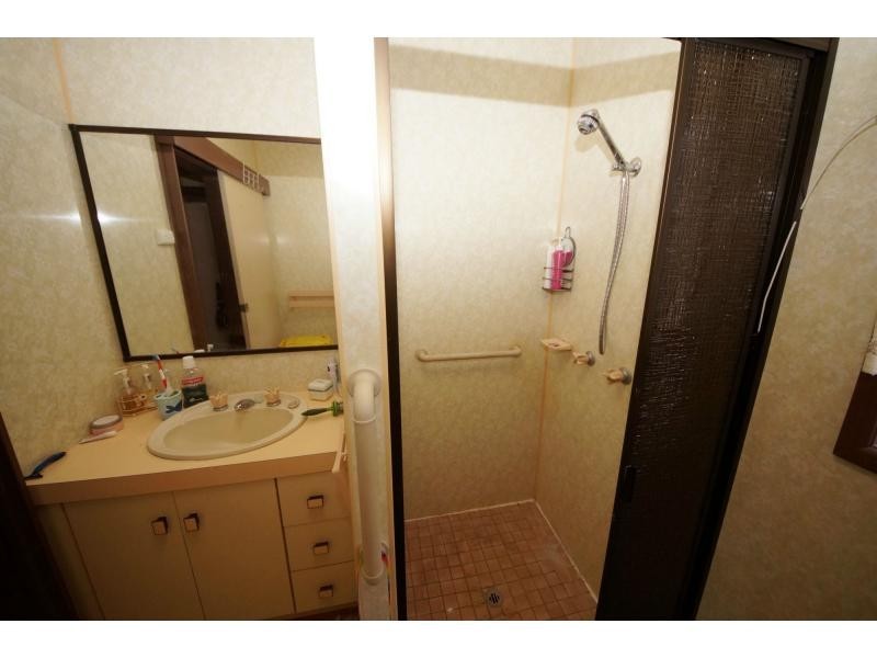 36 Hoey Street, Ayr QLD 4807