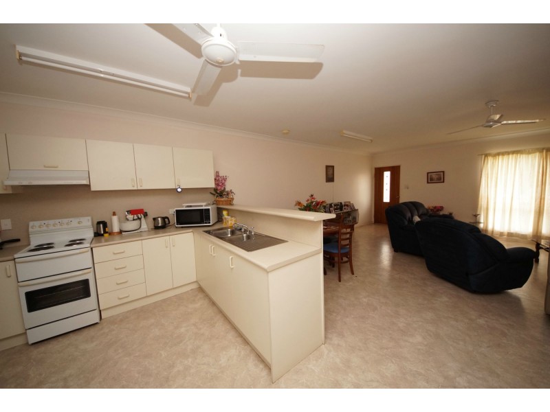 1/58 Twelfth Street, Home Hill QLD 4806