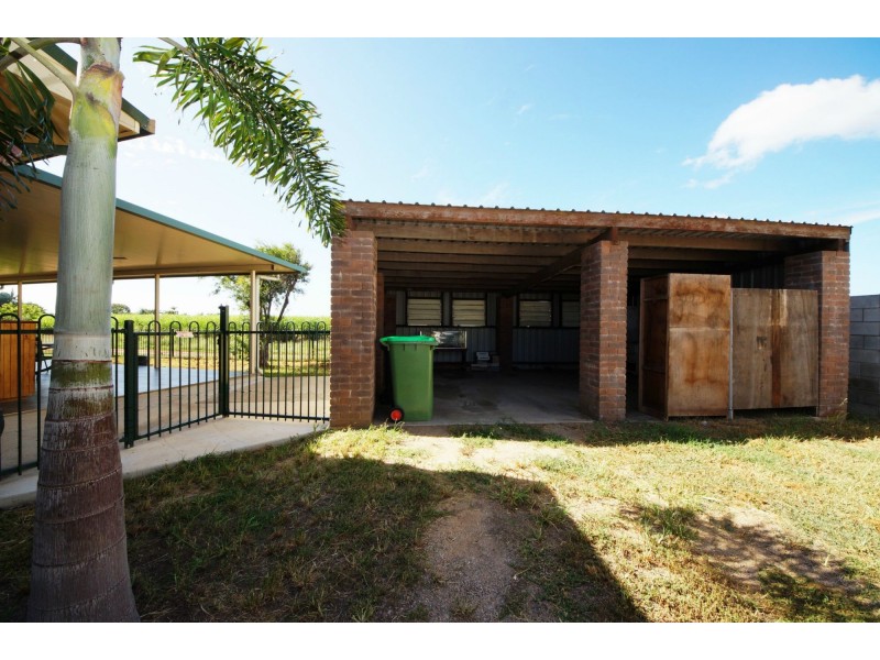 10 Pacific Court, Brandon QLD 4808